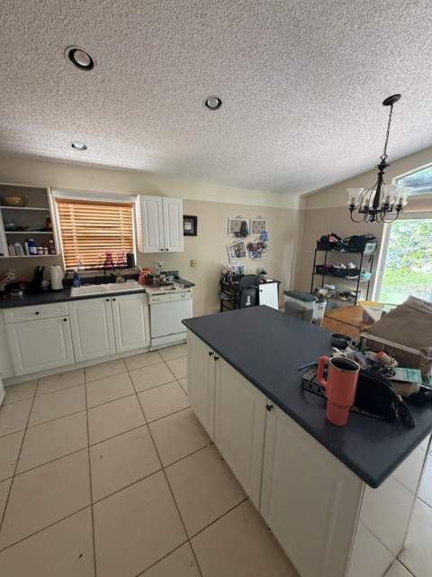 8164 Pelican Harbour Drive, Lake Worth FL - photo 14 of 38