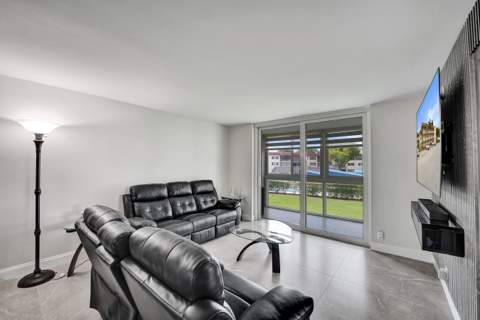 9410 N Hollybrook Lake Drive #201, Pembroke Pines FL - photo 20 of 43