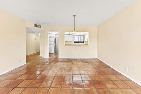 2820 Tennis Club Drive #401, West Palm Beach FL - photo 7 of 36