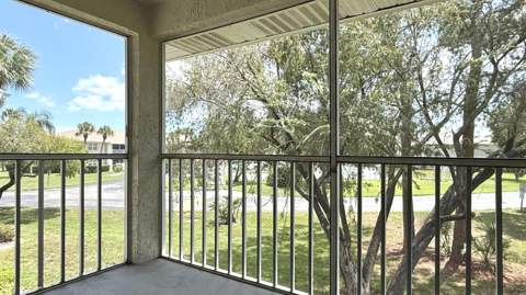 1532 SE Royal Green Cir O-201, Port St. Lucie FL - photo 22 of 55