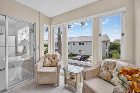 29 Colonial Club Drive #202, Boynton Beach FL - photo 14 of 58