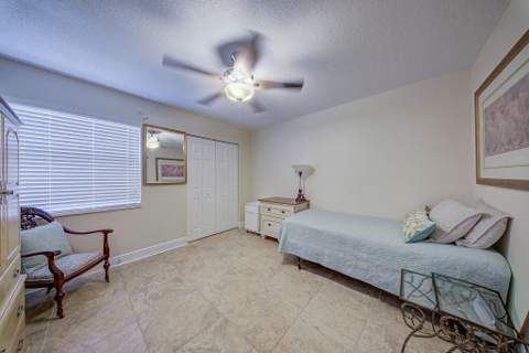7650 Tahiti Lane #105, Lake Worth FL - photo 18 of 30