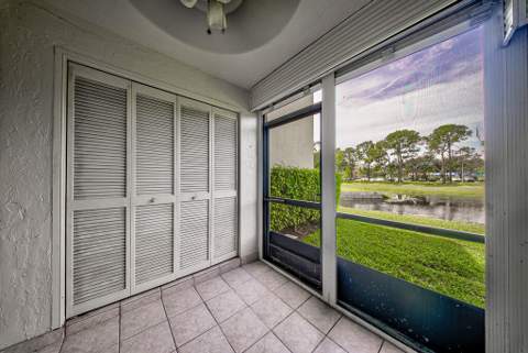 7650 Tahiti Lane #105, Lake Worth FL - photo 20 of 30