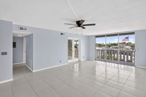 231 E Lantana Road #204, Lantana FL - photo 10 of 32