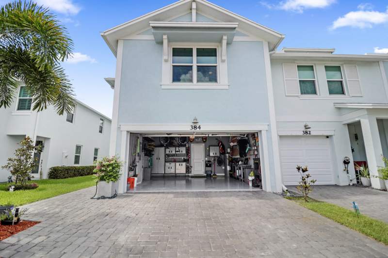3 bedroom Townhouse at 384 SE Sea Hunt Way, Seaside, Stuart — photo 3