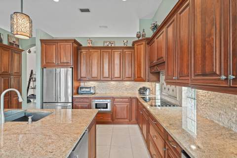 18648 Ocean Mist Drive, Boca Raton FL - photo 16 of 27