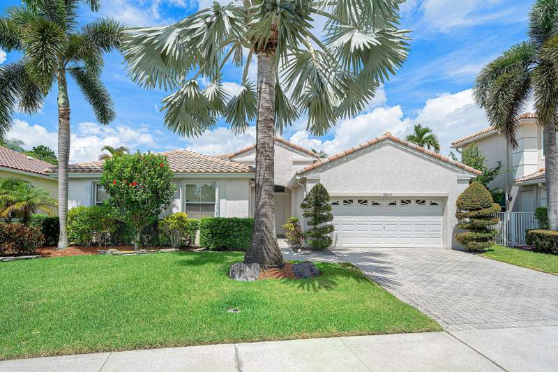 4 bedroom Single Family Residence at 18648 Ocean Mist Drive, The Shores, Boca Raton — photo 2