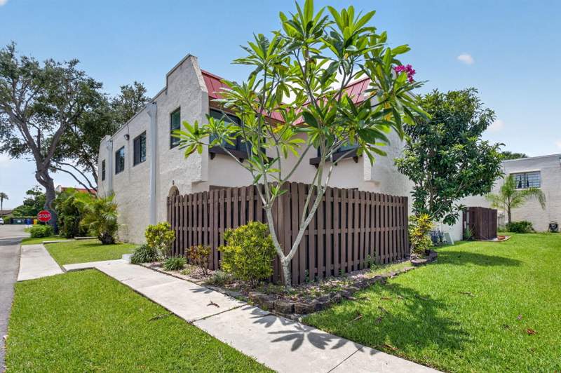 3 bedroom Townhouse at 6352 Seven Springs Boulevard #B, Seven Springs 1, Greenacres — photo 2