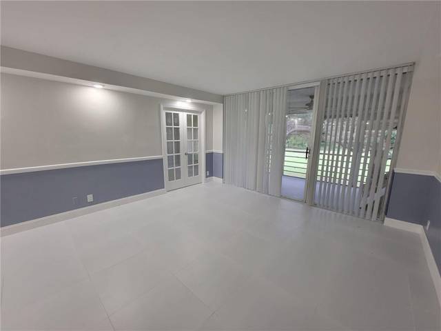 800 E CYPRESS Lane #202