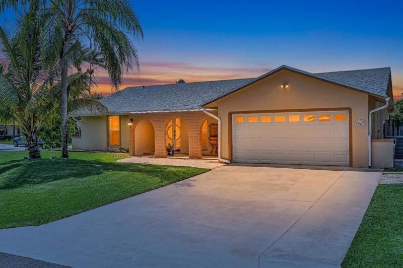 3 bedroom Single Family Residence at 3947 NW 22nd Street, Tartan Coconut Creek Phase I, Coconut Creek — photo 3
