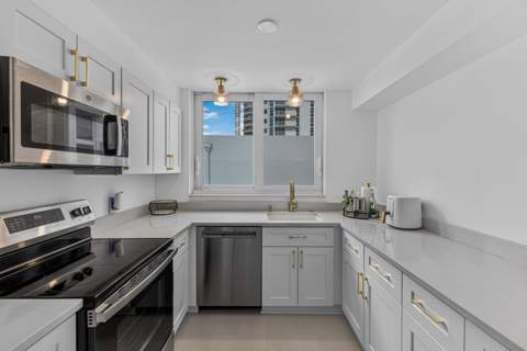 1370 S Ocean Boulevard #405, Pompano Beach FL - photo 10 of 40