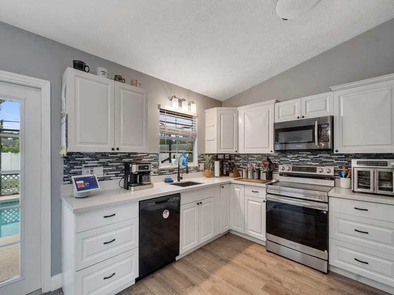 2 bedroom Single Family Residence at 261 SE Wallace Terrace, Port St Lucie Section 13, Port St. Lucie — photo 4