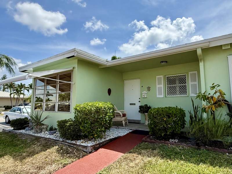 2 bedroom Villa at 100 Pine Point Drive #A, Pine Point Villas Condo, Boynton Beach — photo 2