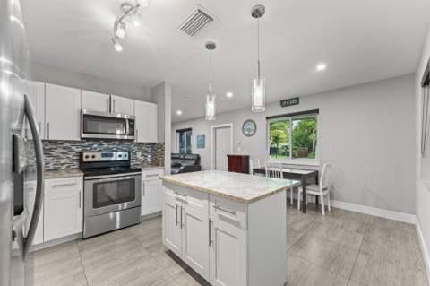 1633 SW 30th Avenue, Fort Lauderdale FL - photo 7 of 50