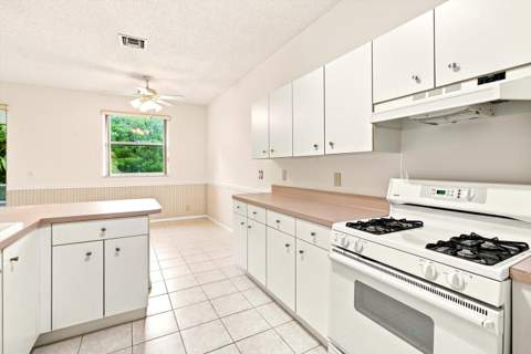 1490 Fairway Circle, Greenacres FL - photo 6 of 30