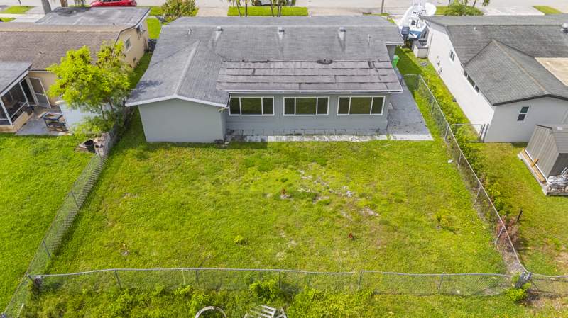 2 bedroom Single Family Residence at 9171 NW 26th Place, Sunrise Golf Village Sec 20, Sunrise — photo 3