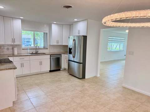 617 SE 8th Avenue, Deerfield Beach FL - photo 6 of 35