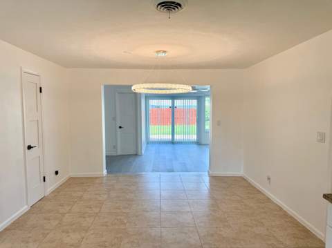 617 SE 8th Avenue, Deerfield Beach FL - photo 11 of 35