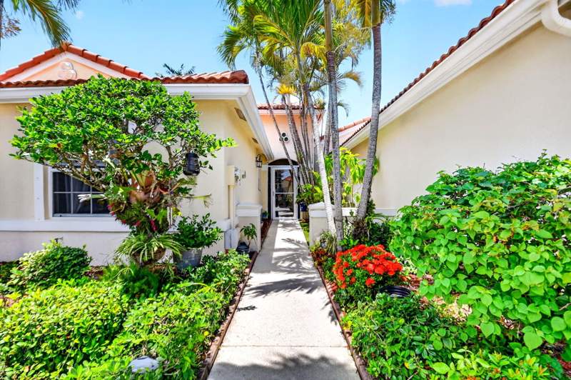 2 bedroom Villa at 7285 Burgess Drive, Lake Charleston Tr G 1, Lake Worth — photo 2