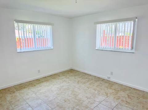 617 SE 8th Avenue, Deerfield Beach FL - photo 17 of 35
