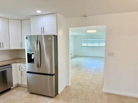 617 SE 8th Avenue, Deerfield Beach FL - photo 10 of 35
