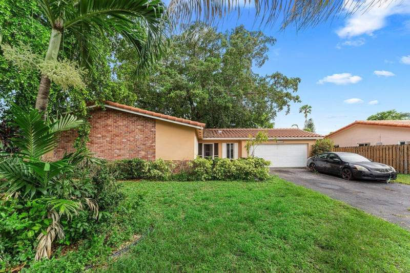 3 bedroom Single Family Residence at 11260 NW 41st Street, Glenwood Subdivision, Coral Springs — photo 2