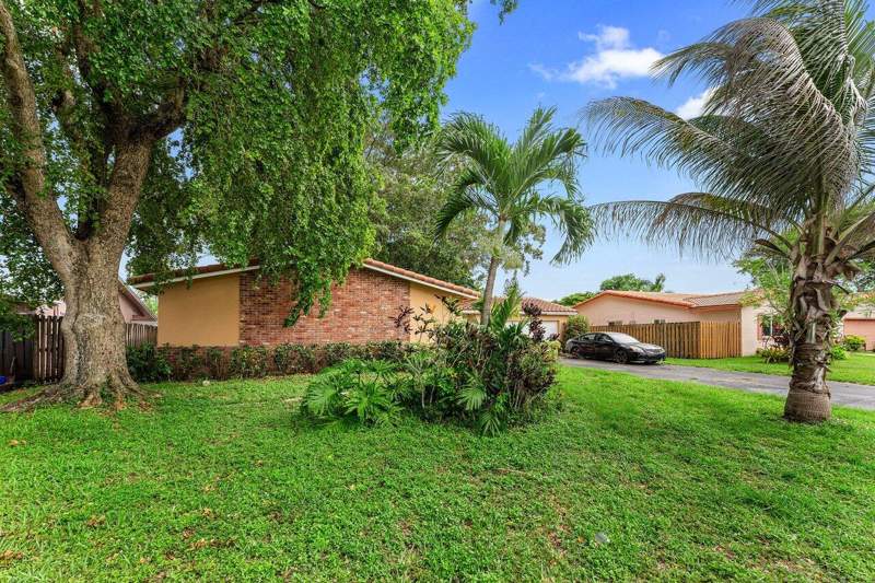3 bedroom Single Family Residence at 11260 NW 41st Street, Glenwood Subdivision, Coral Springs — photo 3