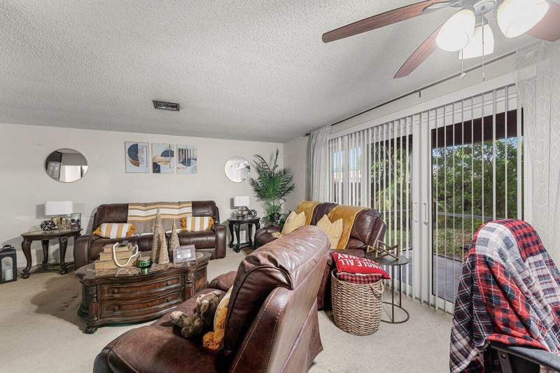 3 bedroom Single Family Residence at 11260 NW 41st Street, Glenwood Subdivision, Coral Springs — photo 4