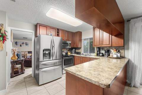 11260 NW 41st Street, Coral Springs FL - photo 10 of 24