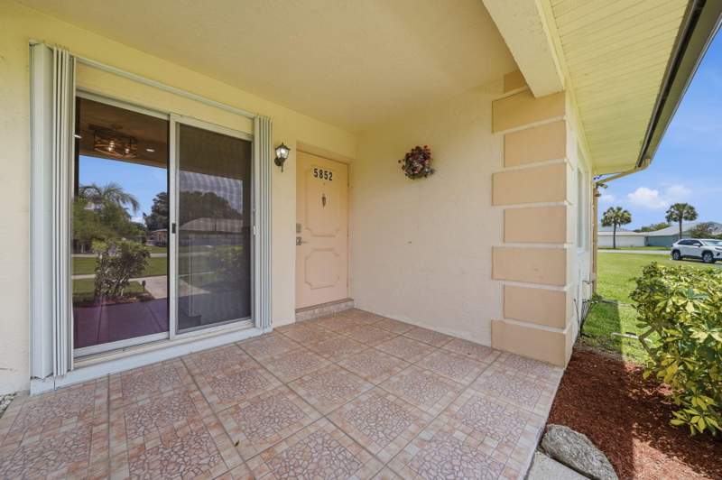2 bedroom Condominium at 5852 Dream Court #35D, The Grove Condominium Section 1, Fort Pierce — photo 4