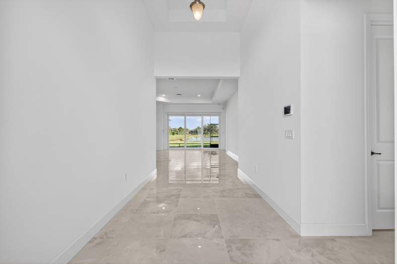 3 bedroom Single Family Residence at 11965 SW Sandy Bay Circle, Riverland Parcel C - Plat Six, Port St. Lucie — photo 4