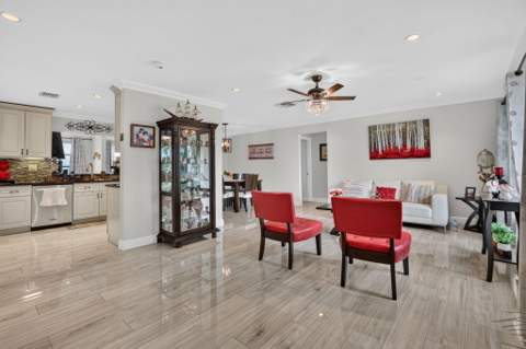4716 NW 49th Place, Tamarac FL - photo 7 of 34