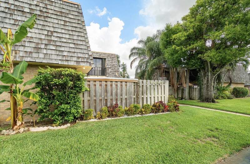 2 bedroom Townhouse at 245 Woodland Road, Woodlands Of Palm Springs, Palm Springs — photo 4
