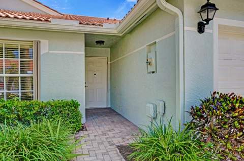 8375 Logia Circle, Boynton Beach FL - photo 9 of 89