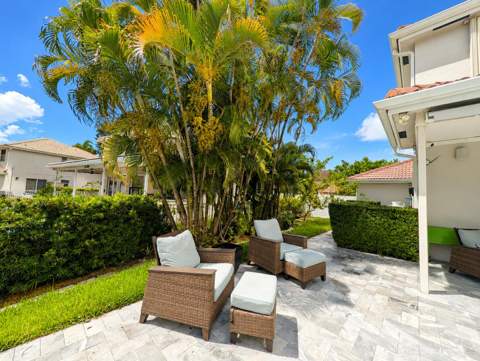 855 SW 174th Terrace, Pembroke Pines FL - photo 6 of 36