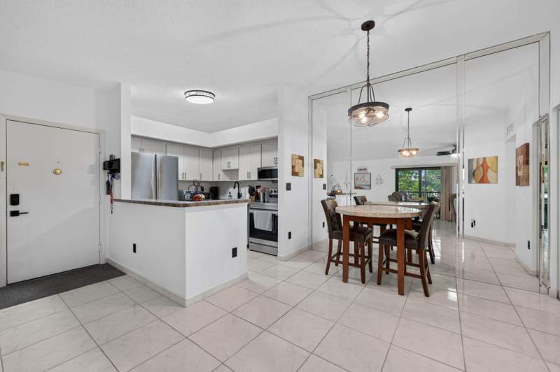 2 bedroom Condominium at 9474 S Belfort Circle #206, Belfort Condominium L, Tamarac — photo 3
