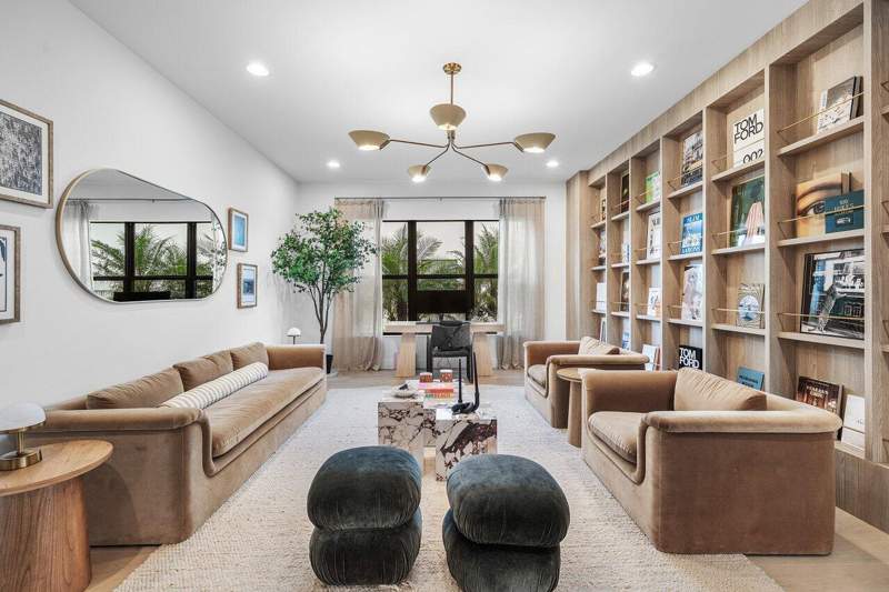 5 bedroom Single Family Residence at 8323 Essex Country Clb Drive, Lotus Palm, Boca Raton — photo 4