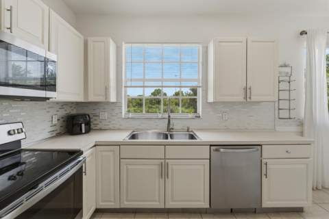 8133 Mulligan Circle, Port St. Lucie FL - photo 7 of 42