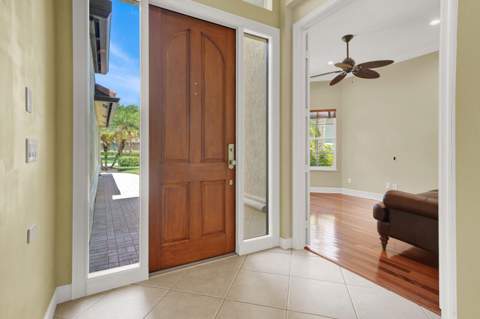 7726 Greenbrier Circle, Port St. Lucie FL - photo 6 of 54