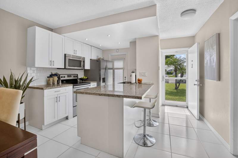 2 bedroom Condominium at 1115 Lake Terrace #103, Leisureville Lake Condo, Boynton Beach — photo 3
