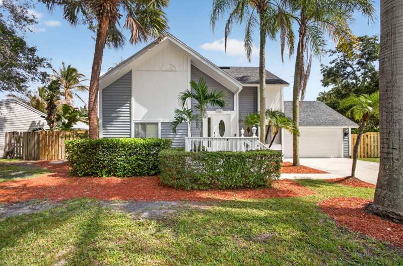 4 bedroom Single Family Residence at 18371 Flagship Circle, Jupiter Landings, Jupiter — photo 1