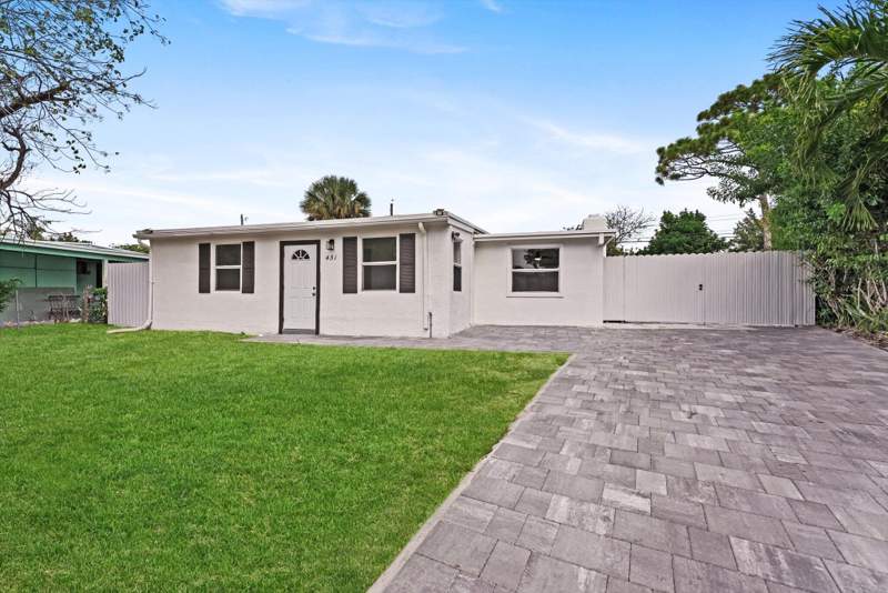4 bedroom Single Family Residence at 431 Ficus Tree Drive, San Castle 1st And 2nd Adds, Lantana — photo 3