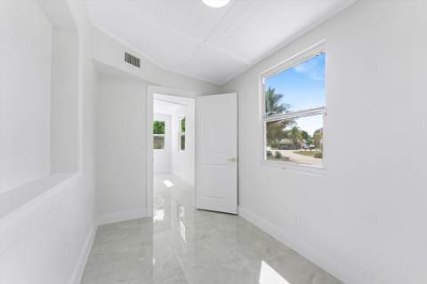 431 Ficus Tree Drive, Lantana FL - photo 6 of 30