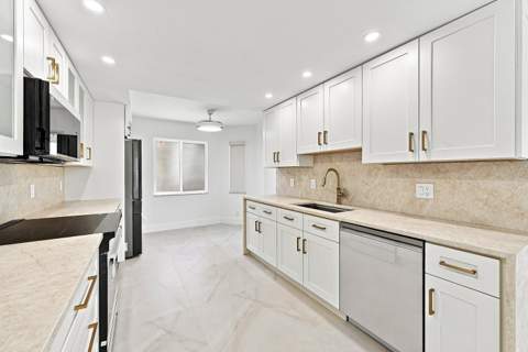 1705 Andros Isle #E3, Coconut Creek FL - photo 13 of 57