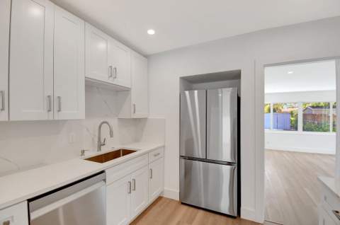 420 SW 13th Street, Fort Lauderdale FL - photo 6 of 37