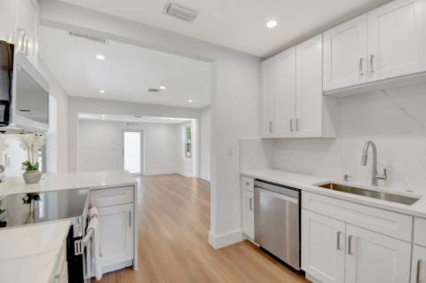 420 SW 13th Street, Fort Lauderdale FL - photo 7 of 37