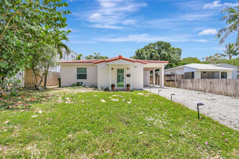 2 bedroom Single Family Residence at 420 SW 13th Street, Lauderdale, Fort Lauderdale — photo 3