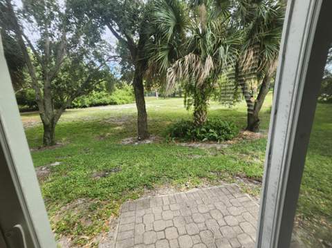 3189 Laurel Ridge Circle, Riviera Beach FL - photo 11 of 20