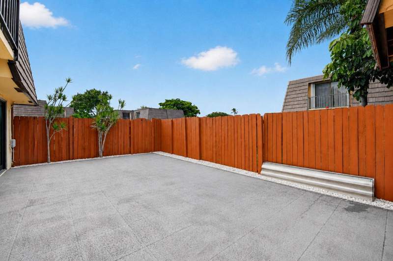 3 bedroom Townhouse at 744 Springdale Circle, Springdale Homes, Palm Springs — photo 5