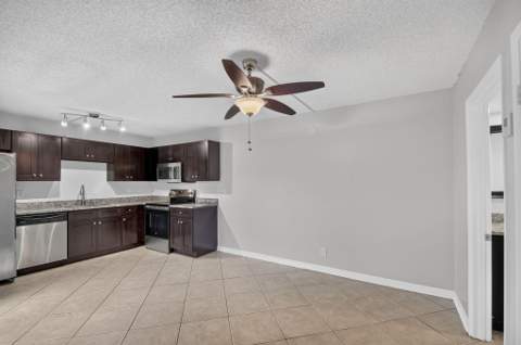 744 Springdale Circle, Palm Springs FL - photo 10 of 40